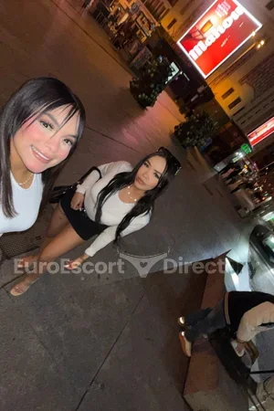 Mia Camilita duo with girl
