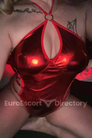 Nina escort