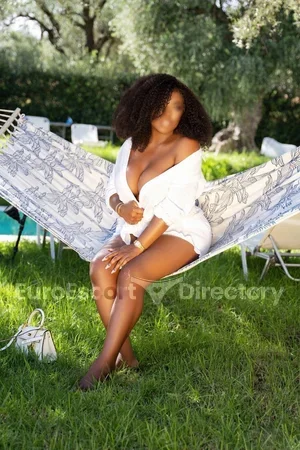 Camille Deveraux Euro Escort