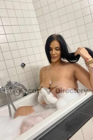 Amira